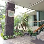 Ilikai Marina Studio City View Condos With Fully Equipped Kitchens & Free Wifi