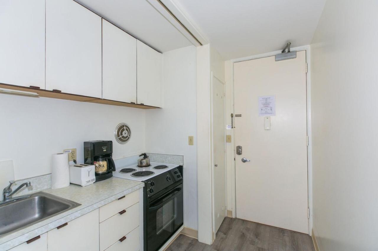 Ilikai Marina View With Fully Equipped Kitchens & Free Wifi